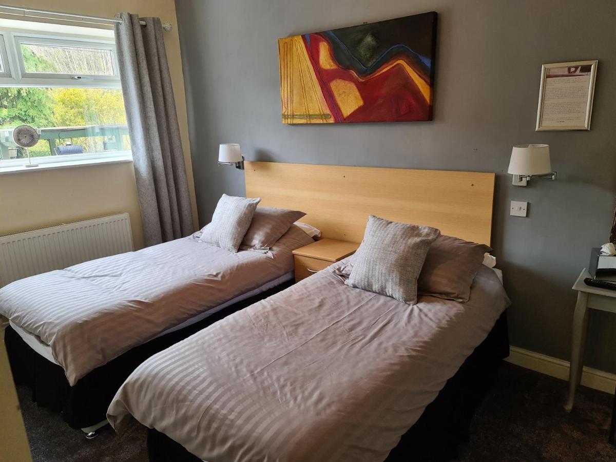 The Shady Oak Country Inn Taxal المظهر الخارجي الصورة