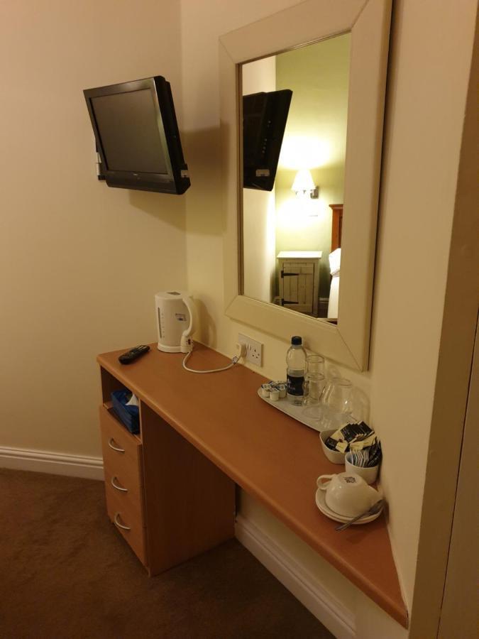 The Shady Oak Country Inn Taxal المظهر الخارجي الصورة